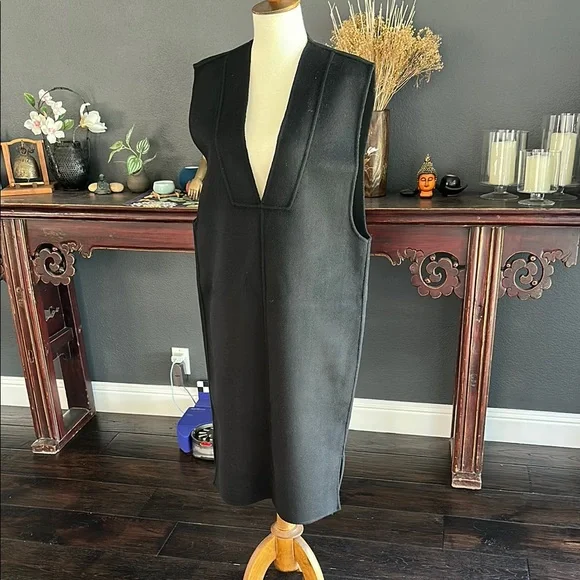 COS V-neck wool dress in blackBlack - Picture 6 of 13